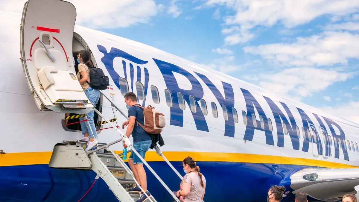 Ryanair – kto stoi za tymi liniami lotniczymi i ich historią?