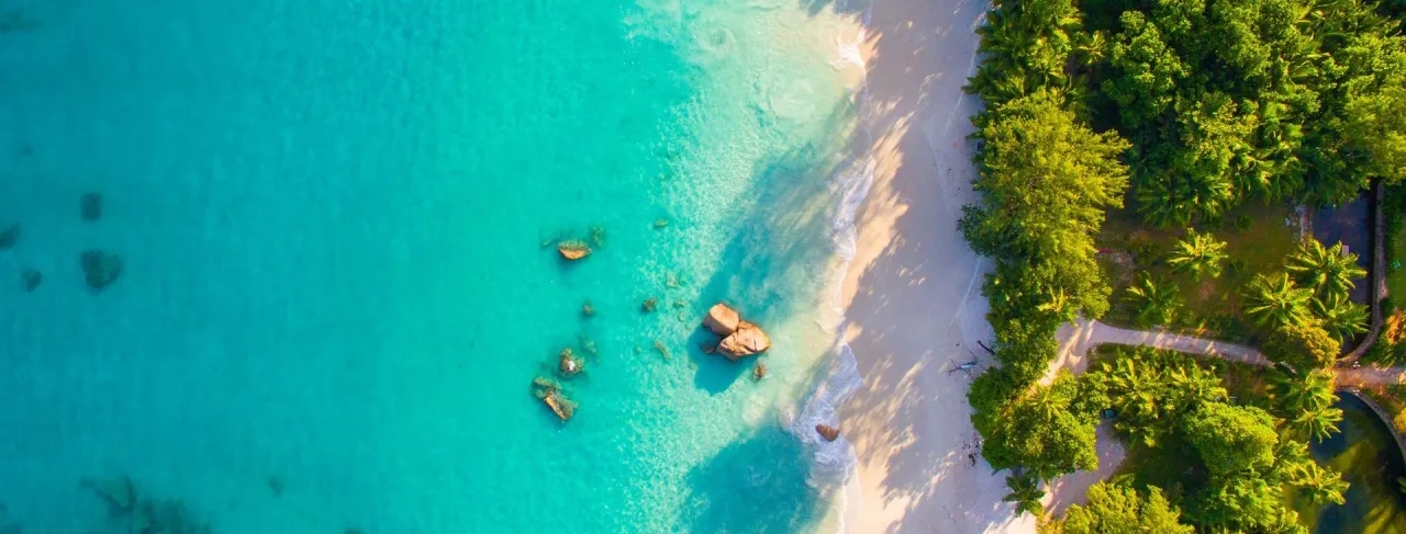 Ile trwa lot na Seszele z Warszawy? Poznaj czas przelotu i wskazówki