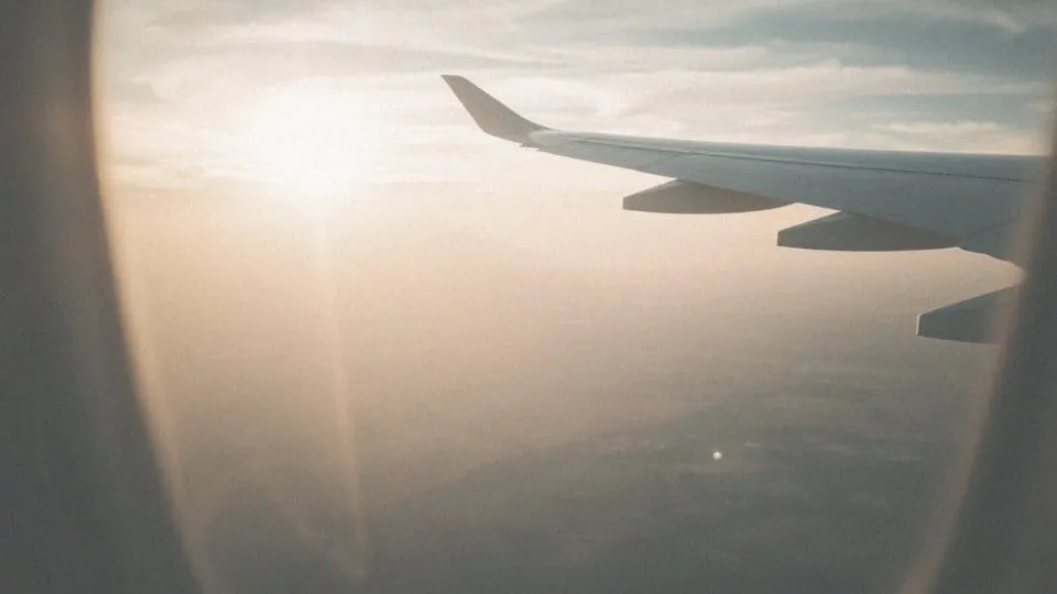 Ile trwa lot z Katowic do Malagi? Zaskakujące fakty o czasie podróży