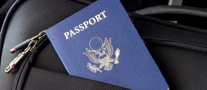 Jak długo paszport może leżeć w urzędzie? Oto co warto wiedzieć